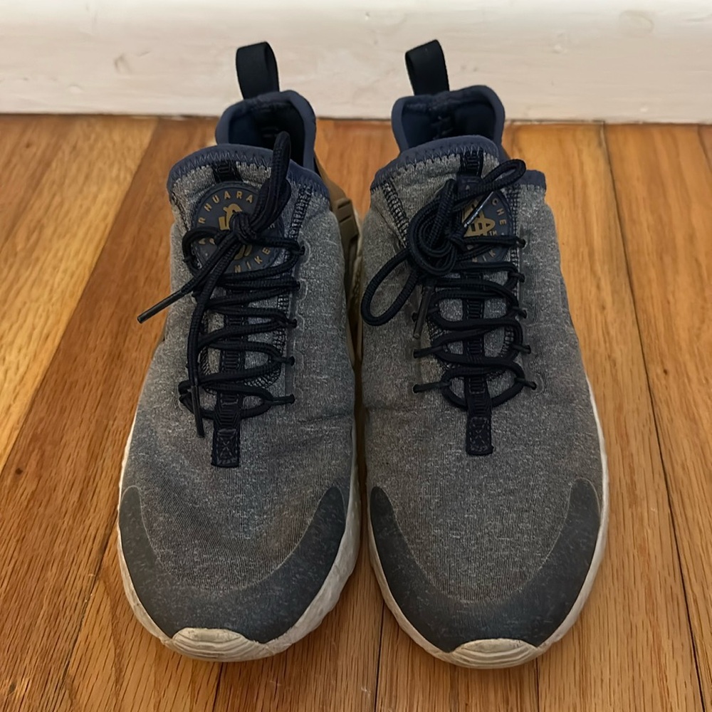 Air Huaraches By Nike